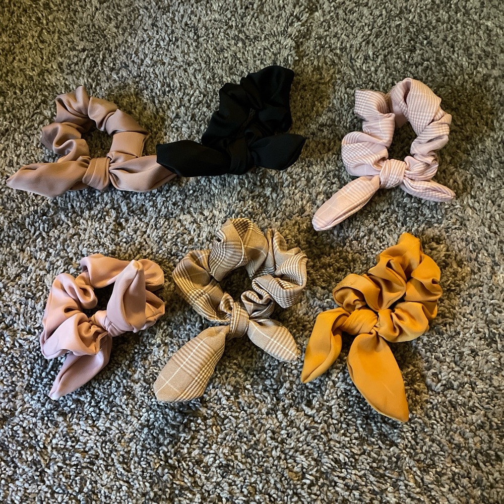 Set of 6 Stylish Hair Scrunchies